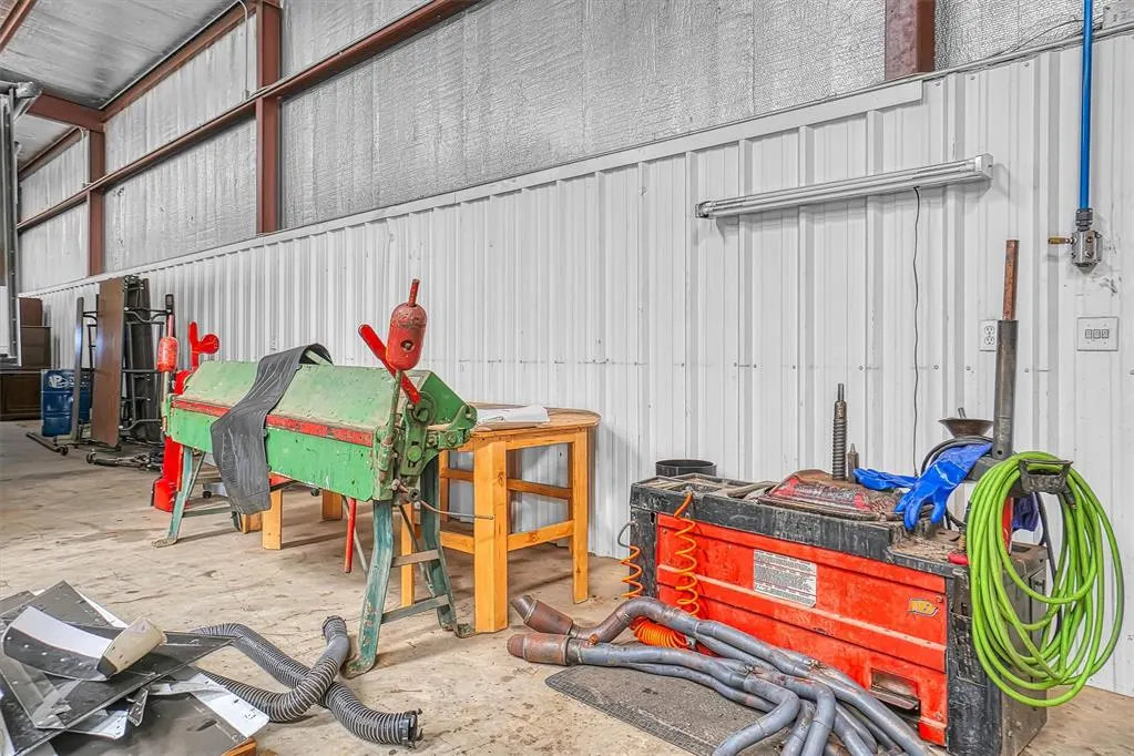 Photo 19 — 104 Access Road, Elk City, OK 73644