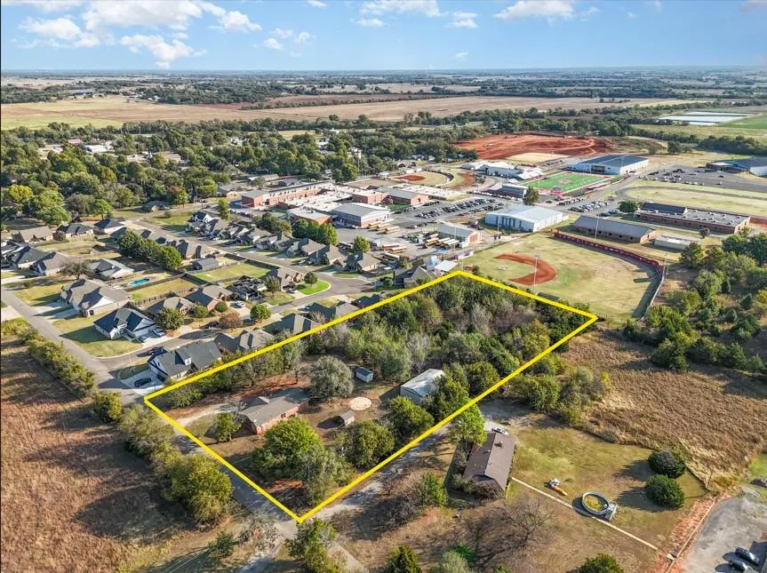 Front exterior — 620 S Dean Drive, Washington, OK 73093