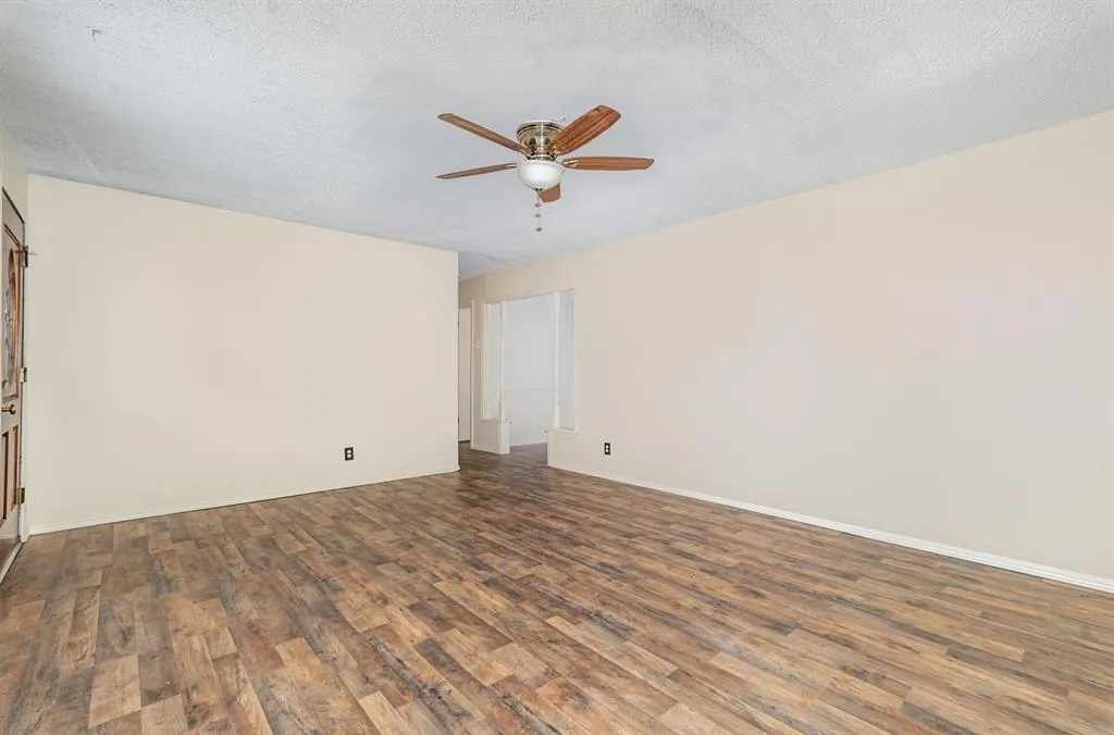 Photo 8 — 620 S Dean Drive, Washington, OK 73093
