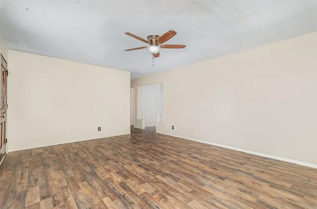 Photo 8 — 620 S Dean Drive, Washington, OK 73093