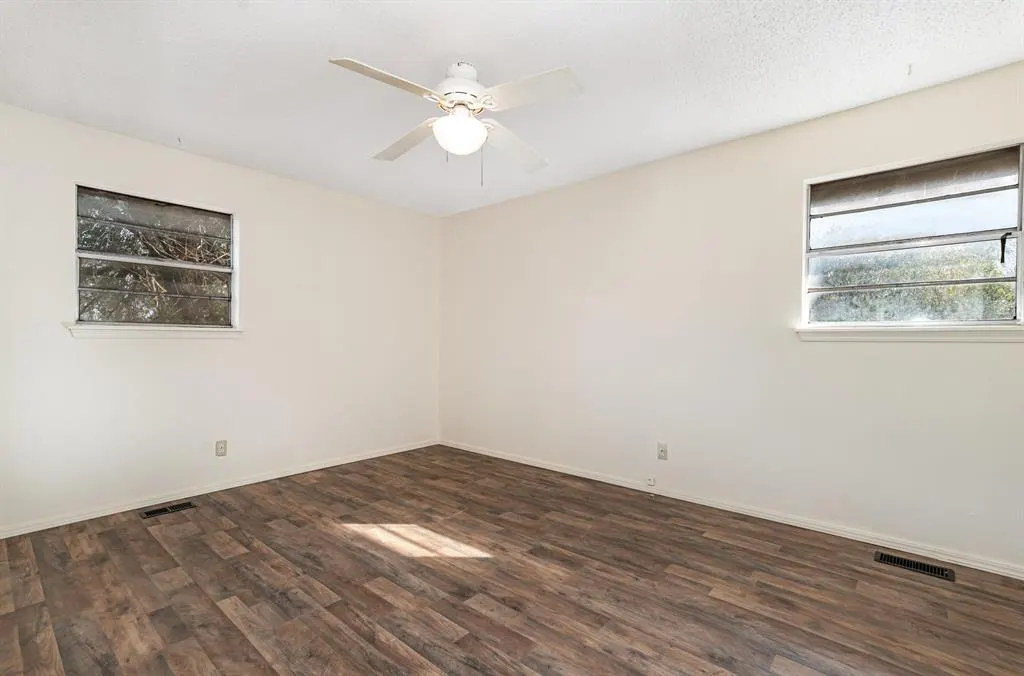 Photo 15 — 620 S Dean Drive, Washington, OK 73093
