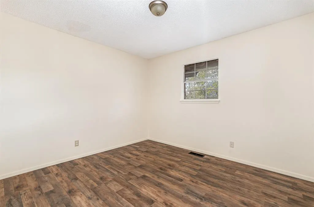 Photo 17 — 620 S Dean Drive, Washington, OK 73093