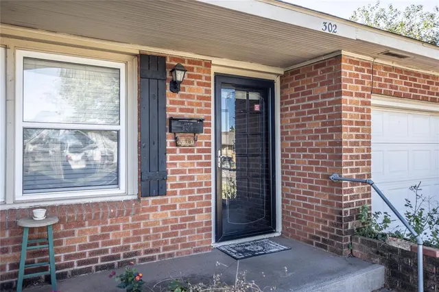 Photo 2 — 302 E Tom Stafford Street, Weatherford, OK 73096