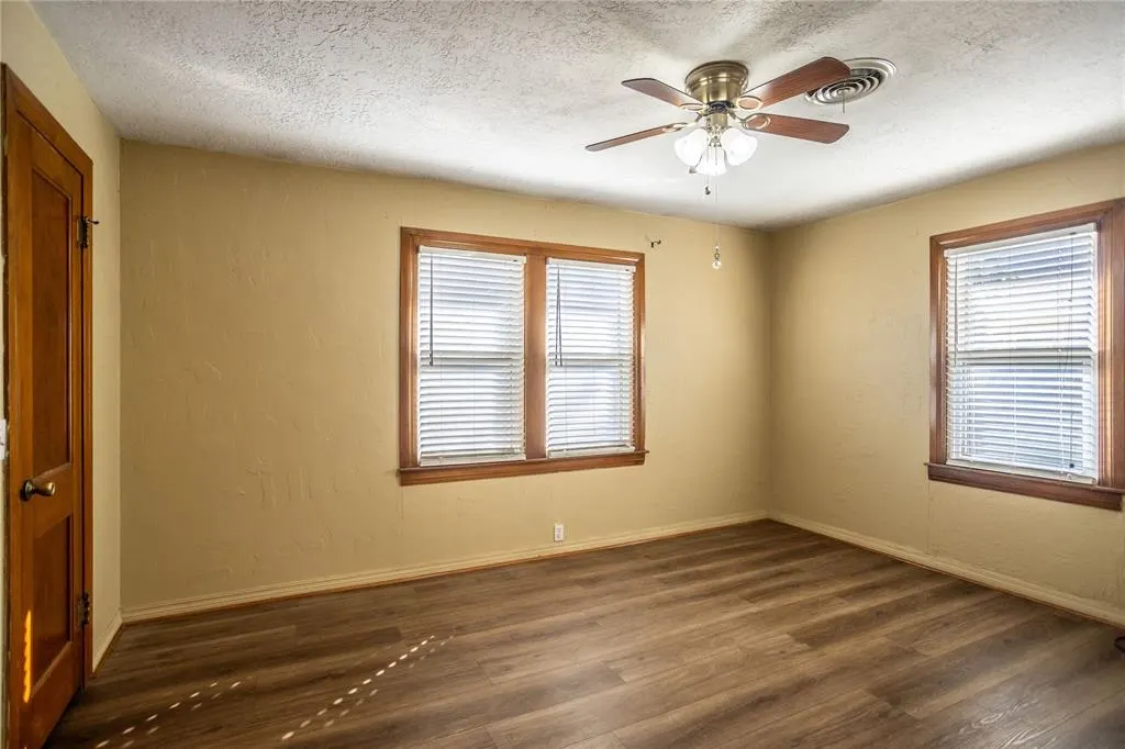 Photo 9 — 302 E Tom Stafford Street, Weatherford, OK 73096