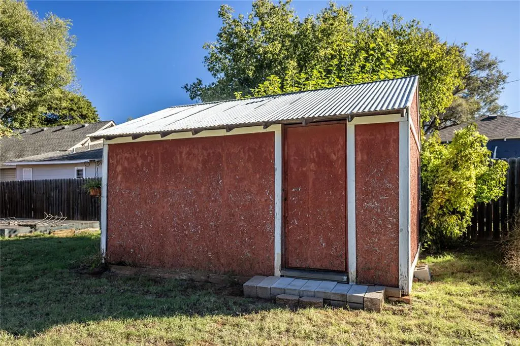 Photo 11 — 302 E Tom Stafford Street, Weatherford, OK 73096