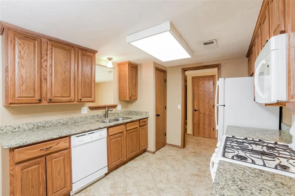 Photo 8 — Address unavailable, Oklahoma City, OK 73135
