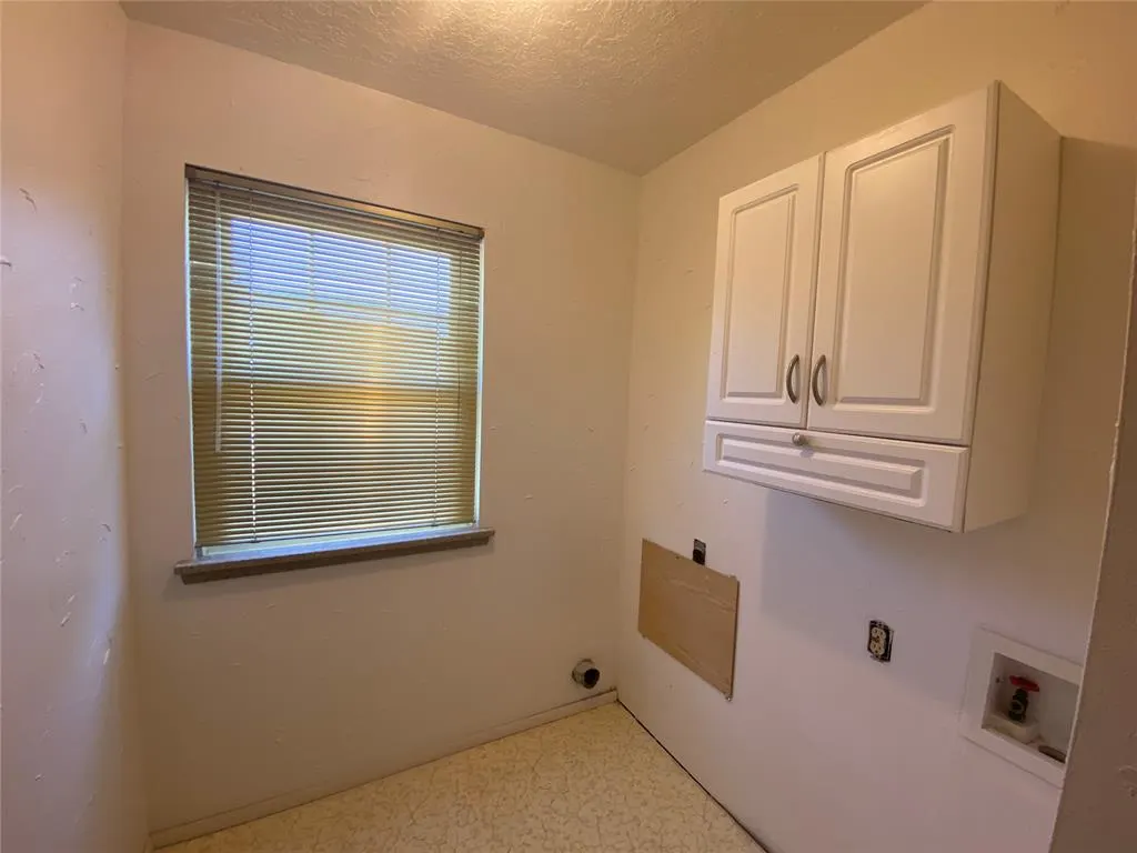 Photo 18 — 705 S 6th Street, Canute, OK 73626