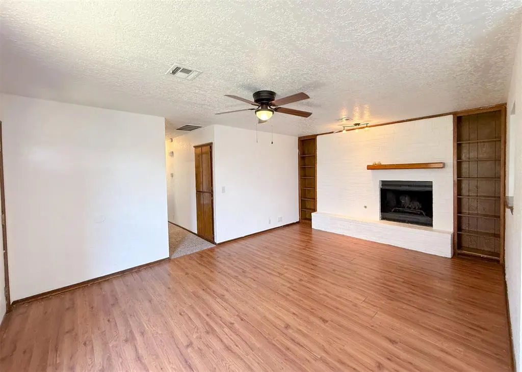 Photo 2 — 1109 Dustin Drive, Edmond, OK 73003