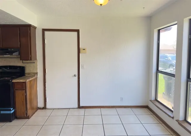Photo 5 — 1109 Dustin Drive, Edmond, OK 73003