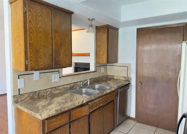 Photo 6 — 1109 Dustin Drive, Edmond, OK 73003