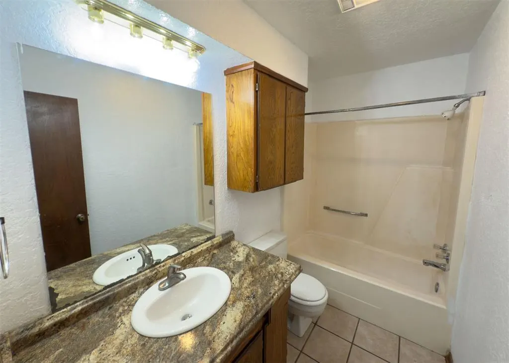 Photo 11 — 1109 Dustin Drive, Edmond, OK 73003