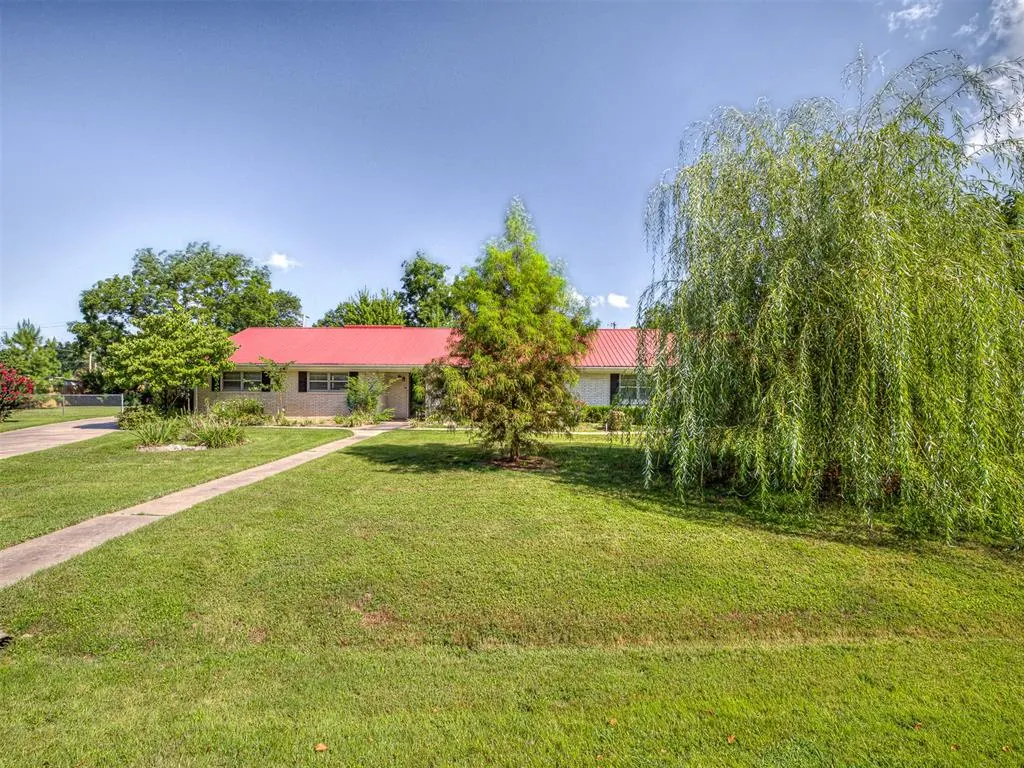 Front exterior — 1305 SE 15th Street, Wagoner, OK 74467