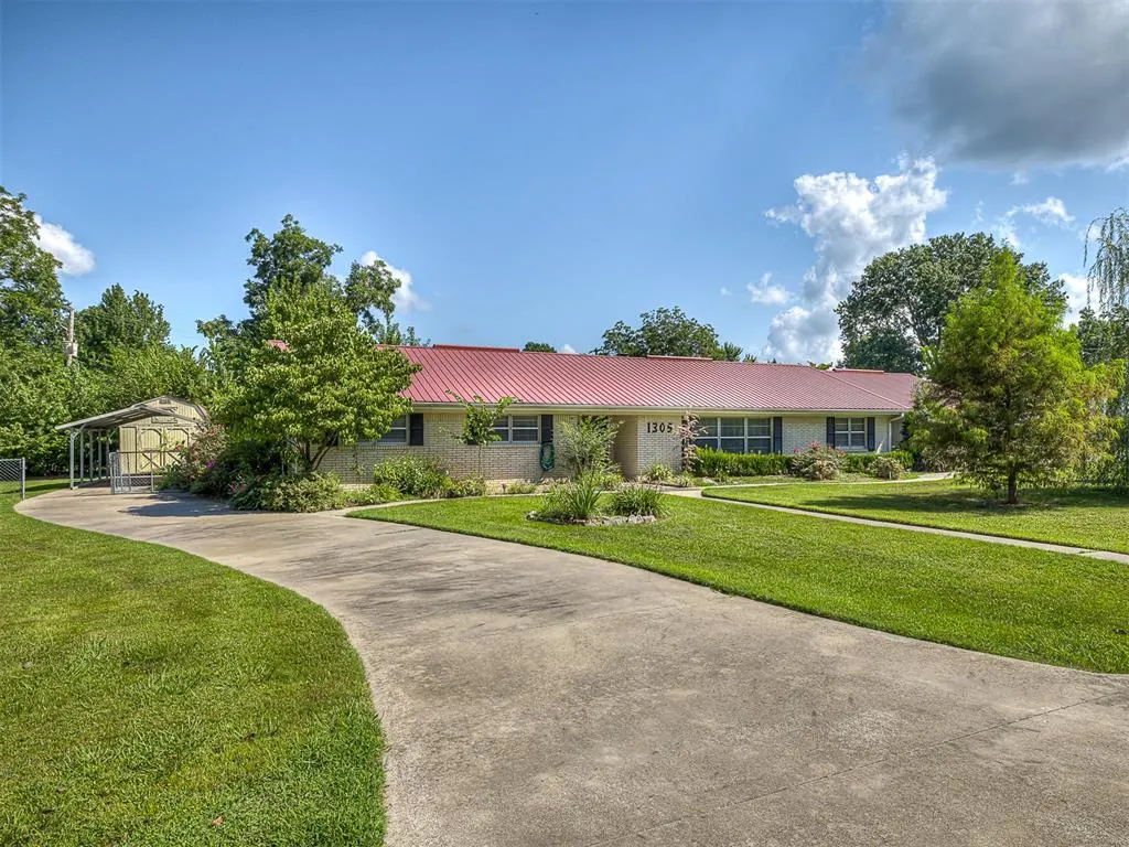 Photo 4 — 1305 SE 15th Street, Wagoner, OK 74467