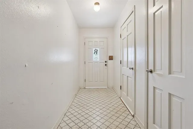 Photo 5 — 417 W Douglas Drive, Midwest City, OK 73110