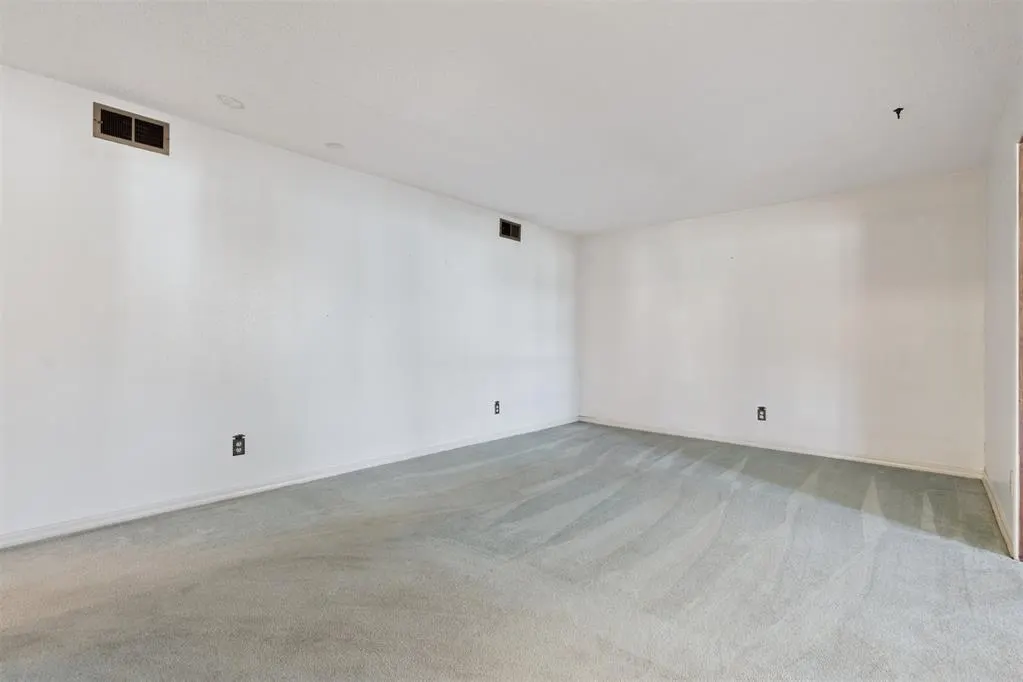 Photo 11 — 417 W Douglas Drive, Midwest City, OK 73110