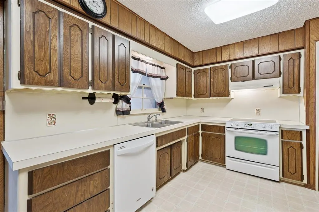 Photo 17 — 417 W Douglas Drive, Midwest City, OK 73110