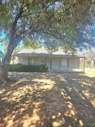 Sold home at 1019 E Elm Street
