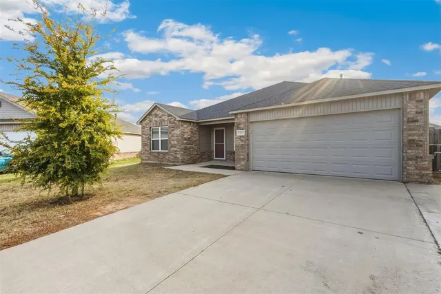 Front exterior — 7517 Lipizzan Road, Oklahoma City, OK 73132