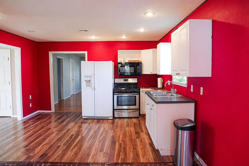 Photo 4 — 519 E SOUTH Street, Cordell, OK 73632