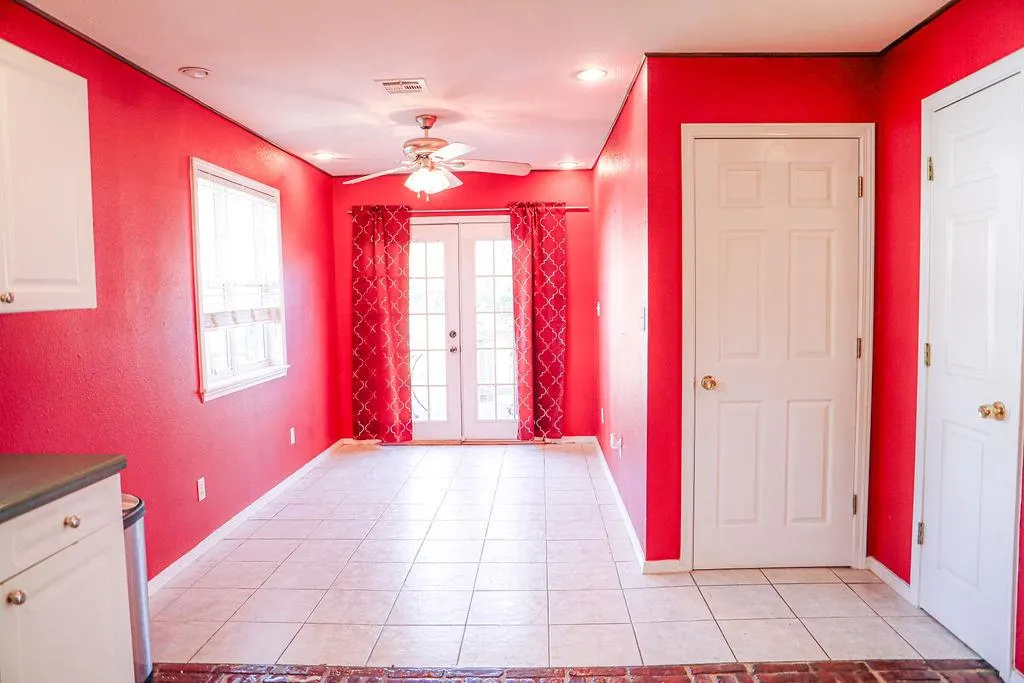 Photo 10 — 519 E SOUTH Street, Cordell, OK 73632