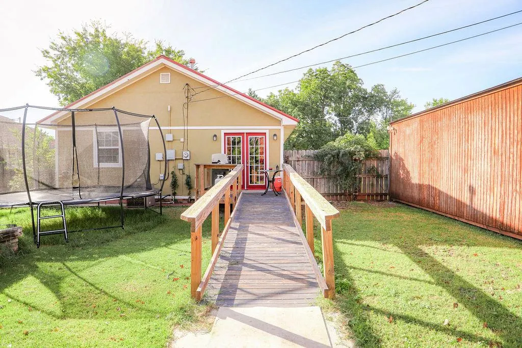 Photo 12 — 519 E SOUTH Street, Cordell, OK 73632