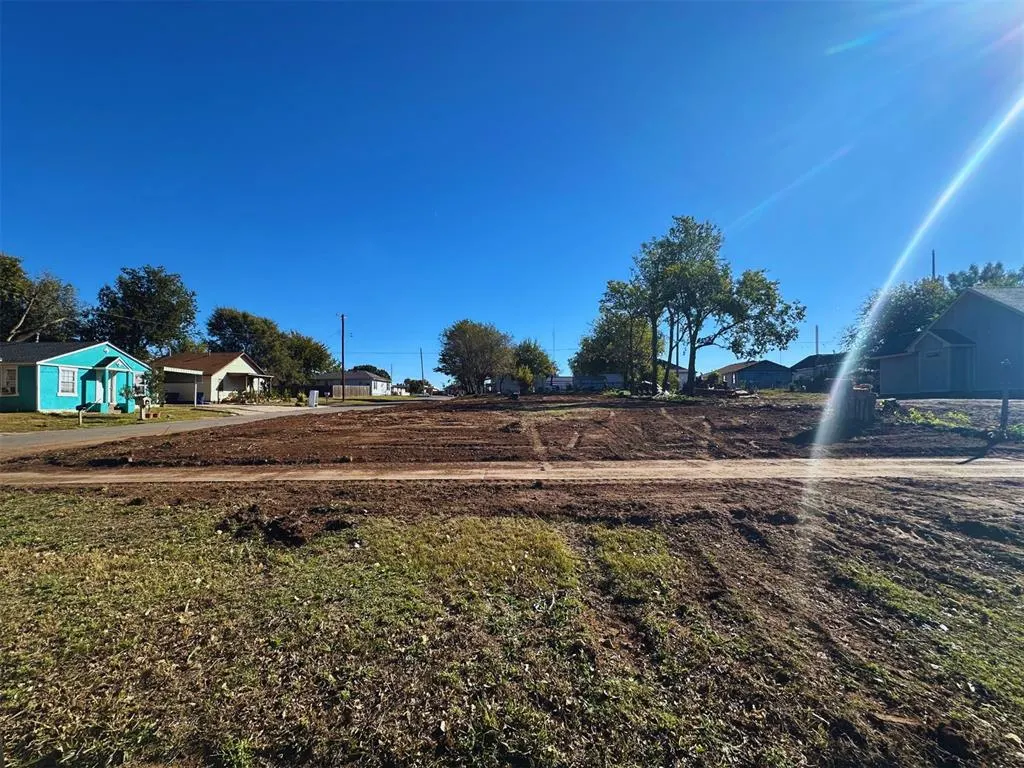 Front exterior — 220 N Grand Avenue, El Reno, OK 73036