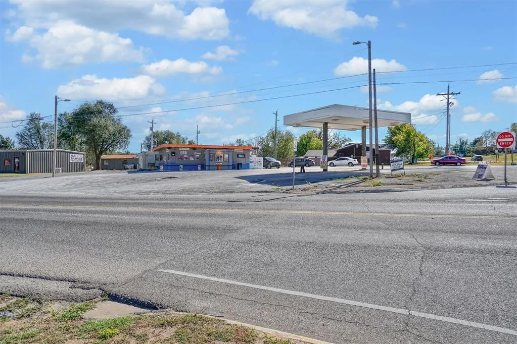 Photo 31 — 100 S Carnegie Street, Carnegie, OK 73015