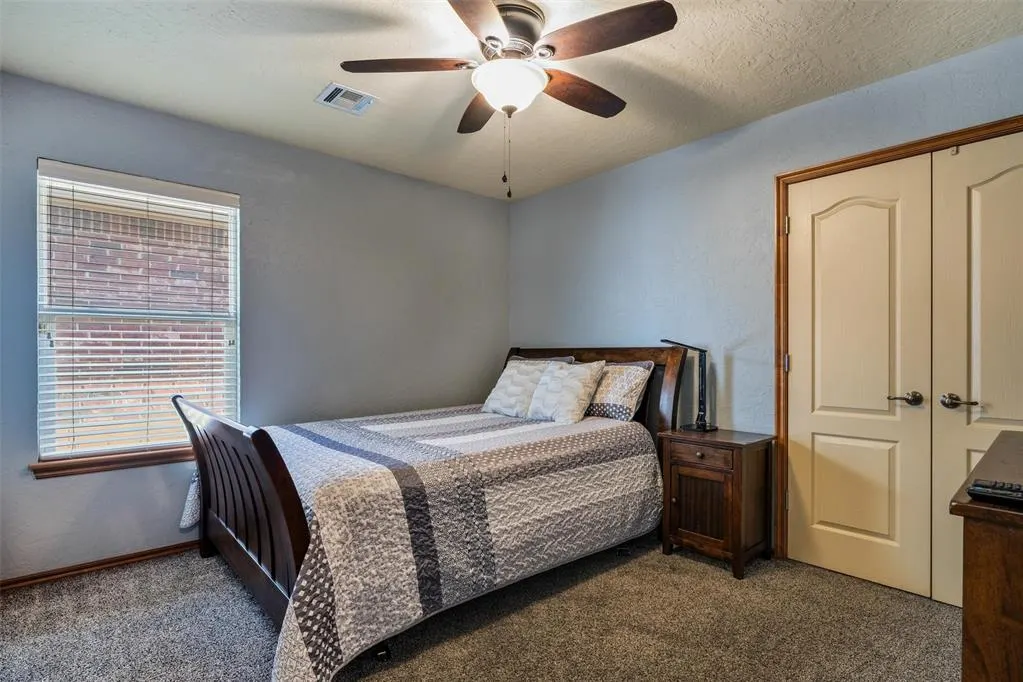 Photo 17 — 301 E Richmond Terrace, Mustang, OK 73064