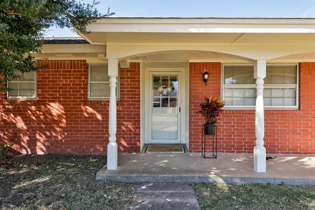 Front exterior — 9101 S Winston Way, Oklahoma City, OK 73139