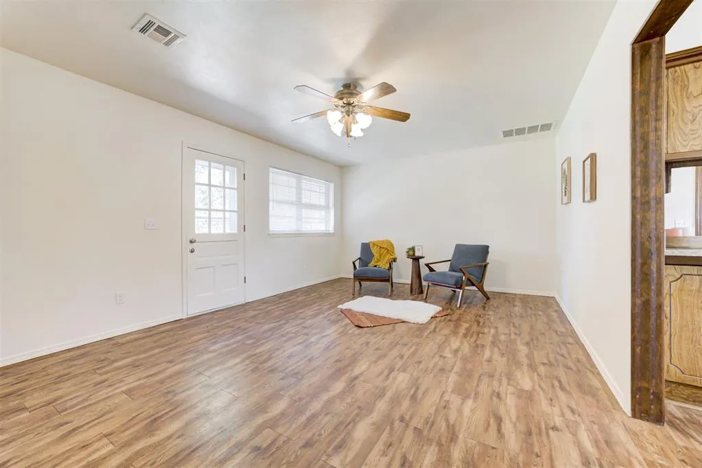 Photo 3 — 9101 S Winston Way, Oklahoma City, OK 73139