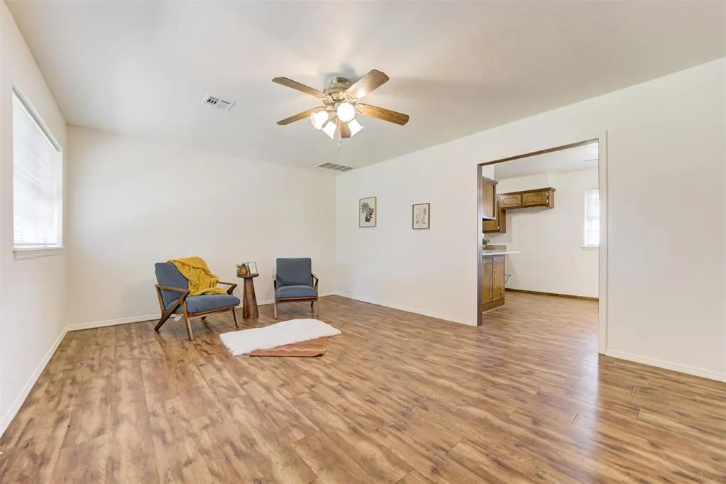 Photo 5 — 9101 S Winston Way, Oklahoma City, OK 73139