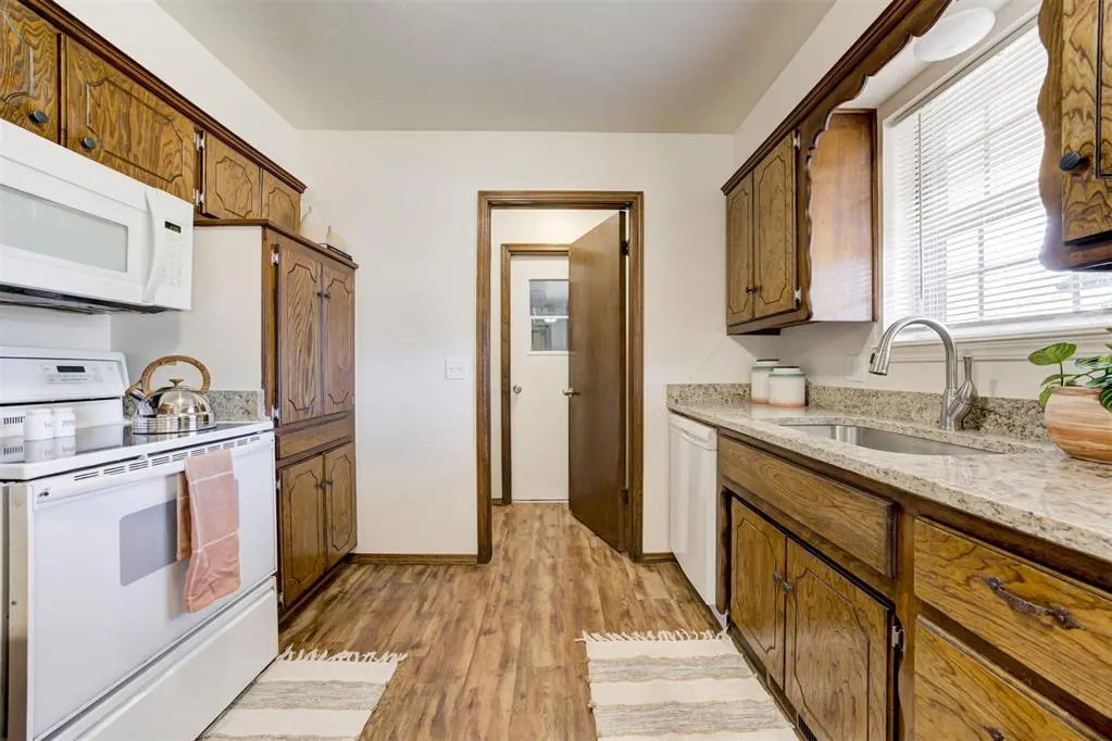 Photo 9 — 9101 S Winston Way, Oklahoma City, OK 73139