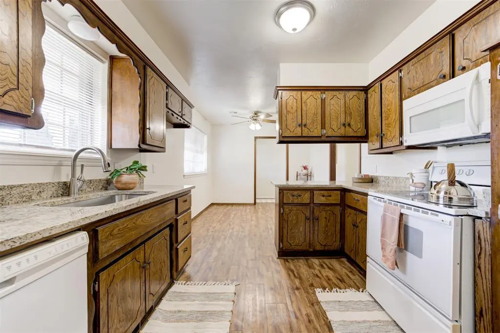Photo 11 — 9101 S Winston Way, Oklahoma City, OK 73139