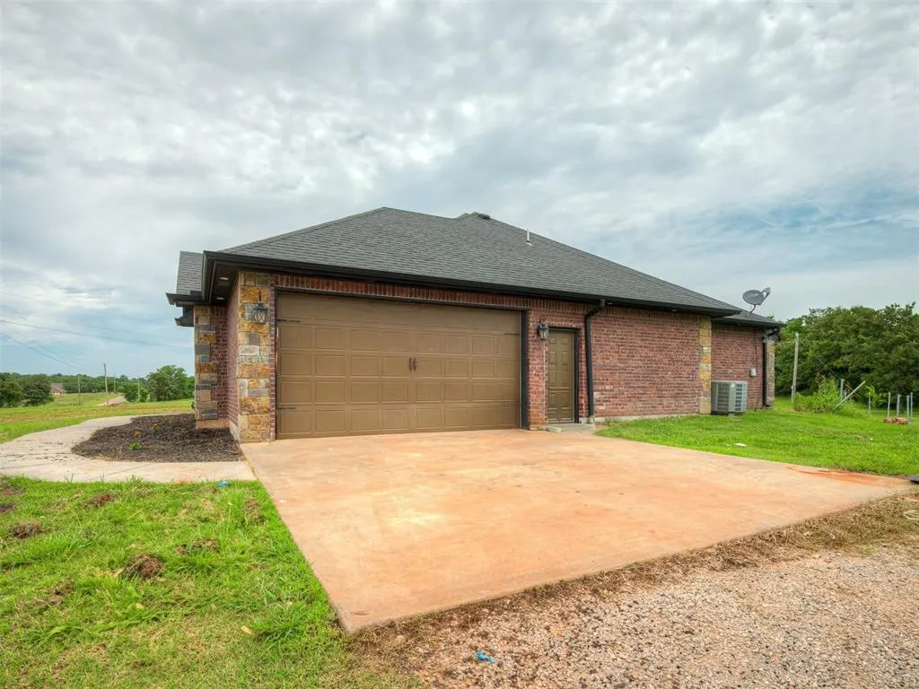 Photo 39 — 19855 Walker Road, McLoud, OK 74851