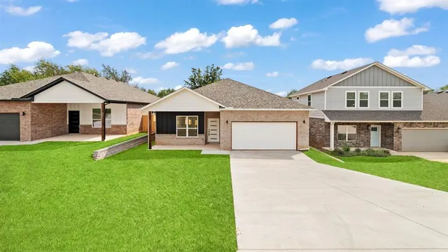 Photo 2 — 312 W 3rd Street, Arcadia, OK 73007