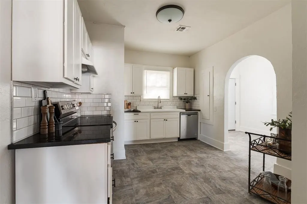 Photo 19 — 624 NW 22nd Street, Oklahoma City, OK 73103