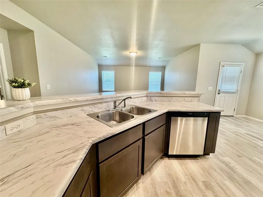 Photo 8 — 14233 N 73rd East Avenue, Collinsville, OK 74021