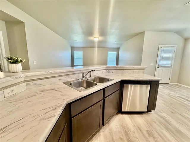 Photo 8 — 14233 N 73rd East Avenue, Collinsville, OK 74021