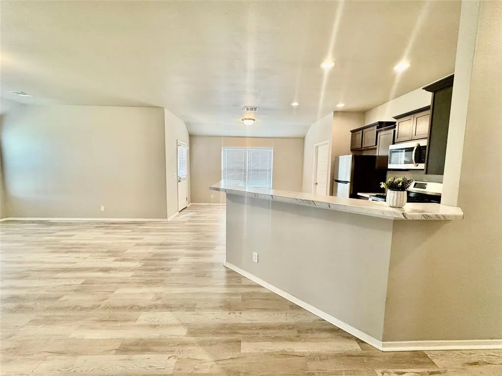 Photo 9 — 14233 N 73rd East Avenue, Collinsville, OK 74021
