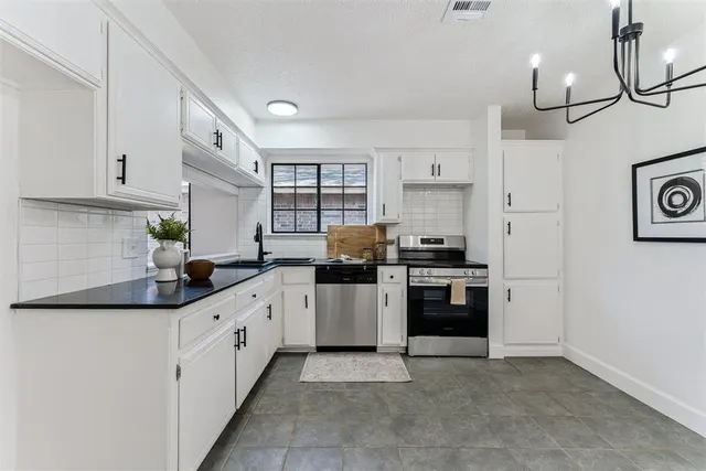 Photo 6 — 7734 Doris Drive, Oklahoma City, OK 73162