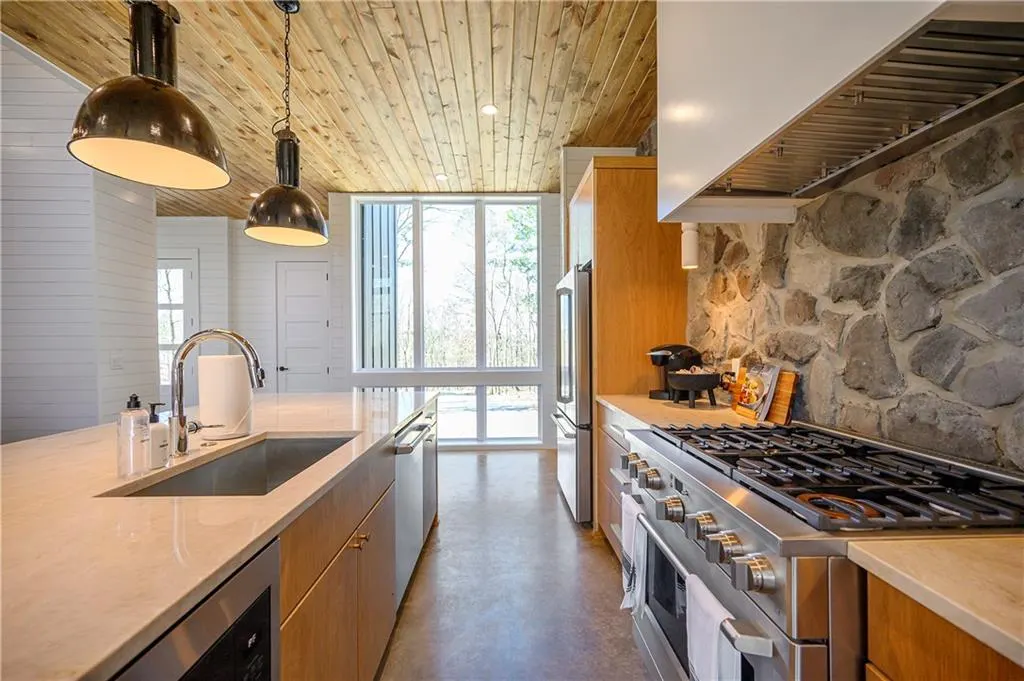 Photo 10 — 700 Woodland Bluff Trail, Broken Bow, OK 74728