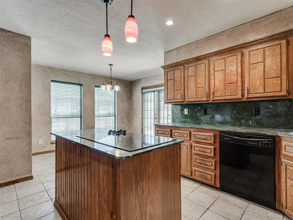 Photo 11 — 2640 SW 105th Street, Oklahoma City, OK 73170