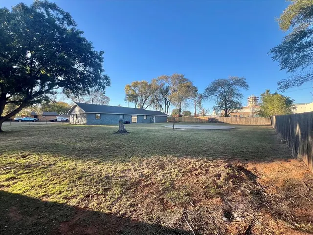 Photo 6 — 208 S 3rd Street, Sayre, OK 73662