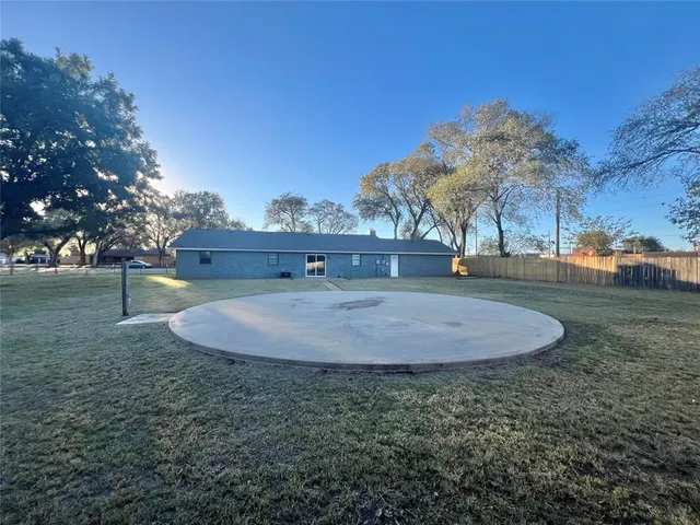Photo 7 — 208 S 3rd Street, Sayre, OK 73662