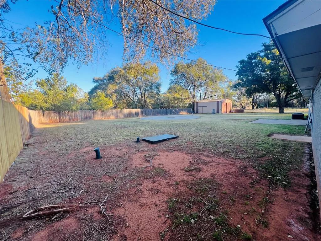 Photo 10 — 208 S 3rd Street, Sayre, OK 73662