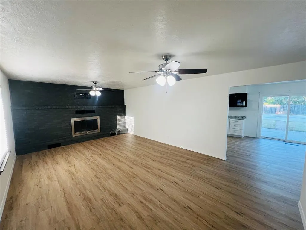 Photo 11 — 208 S 3rd Street, Sayre, OK 73662