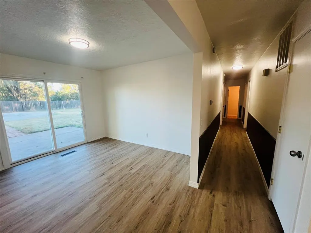 Photo 14 — 208 S 3rd Street, Sayre, OK 73662