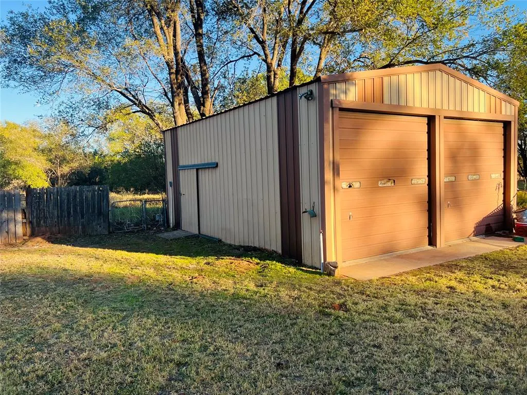 Photo 35 — 208 S 3rd Street, Sayre, OK 73662