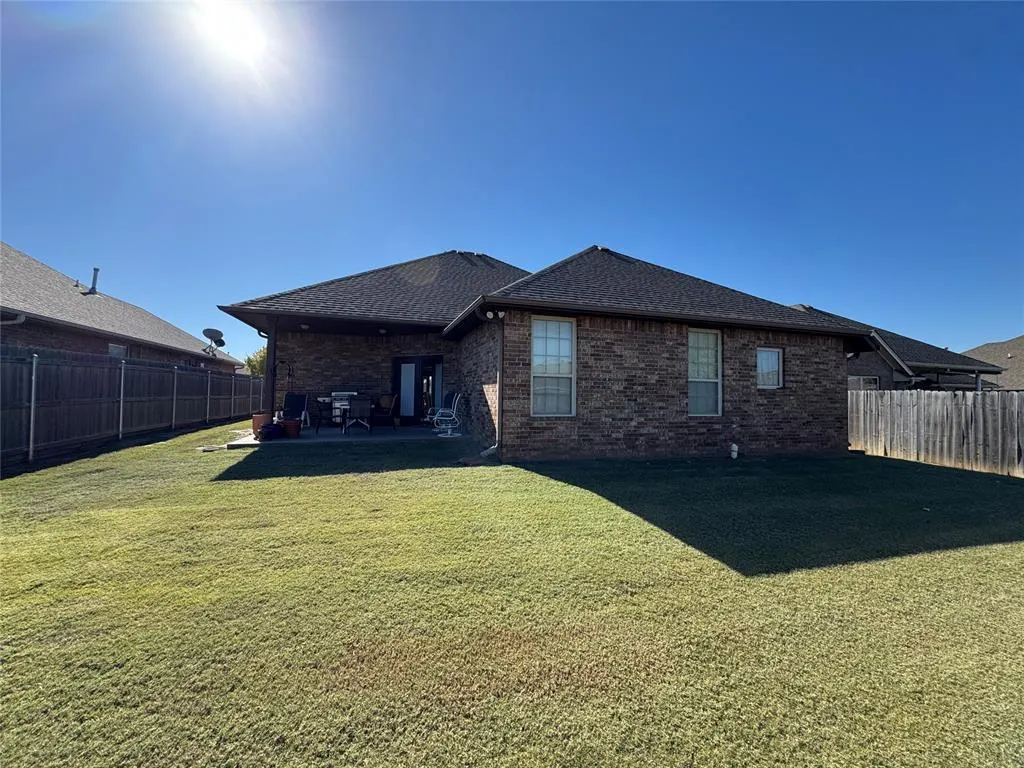 Photo 9 — 1112 Ariana Street, Shawnee, OK 74804