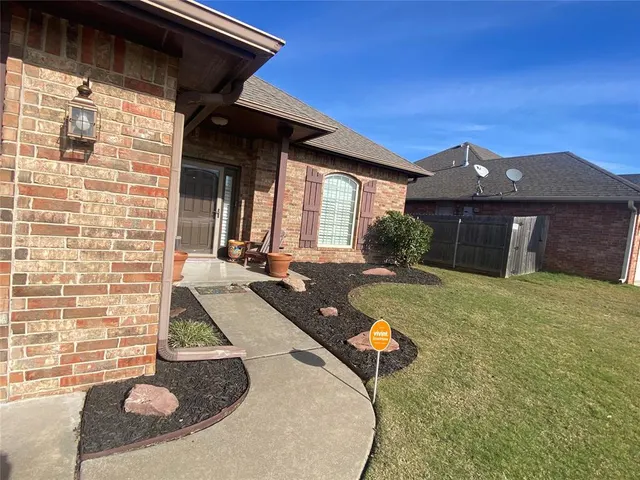 Photo 4 — 1112 Ariana Street, Shawnee, OK 74804